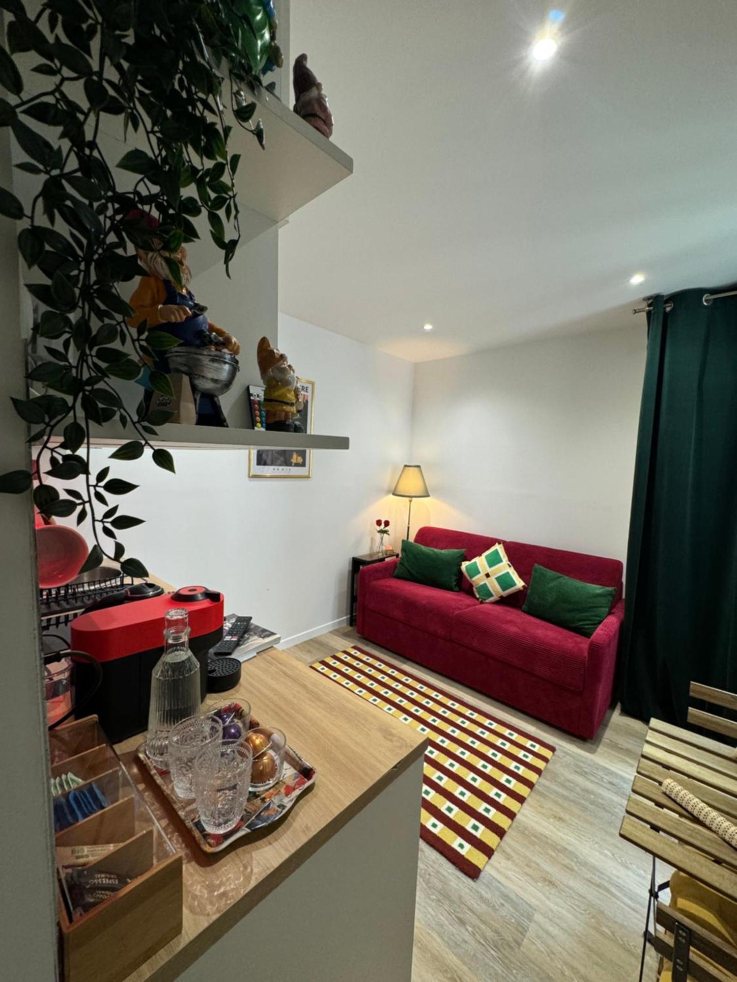 Amelie Poulain Studio In Heart Of Montmartre Paris Exterior foto